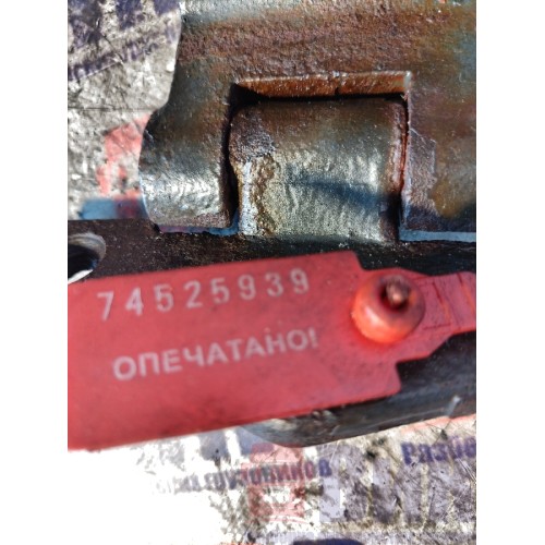 Петля двери Volvo FH 13 103098 нижняя LH (939)-1