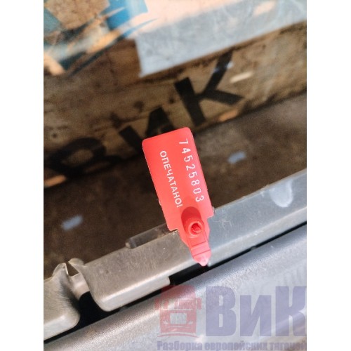 Солнезащитный козырек Volvo FH 13 103098 с деф. (803)-9