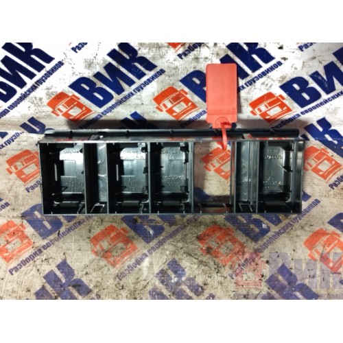 Рамка консоли под кнопки Volvo FH 13 103098 (791)-1