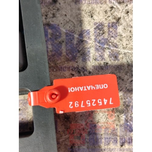 Рамка консоли под кнопки Volvo FH 13 103098 (792)-2