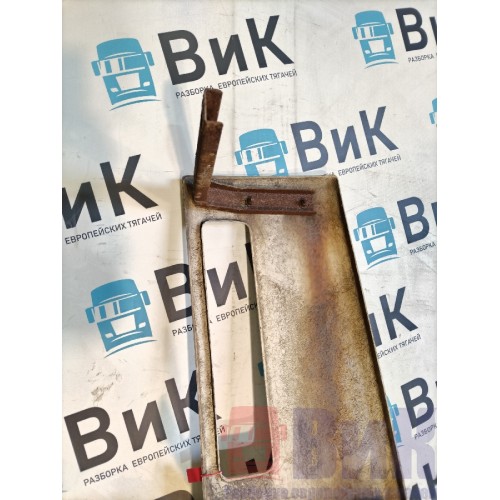 Спойлер кабины DAF 95 505586 основной нижний RH с деф. (685)-3