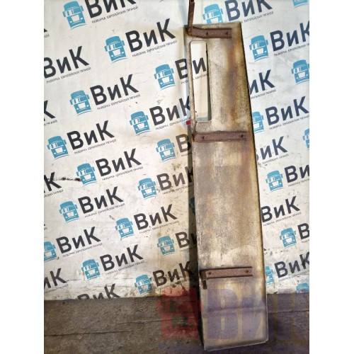 Спойлер кабины DAF 95 505586 основной нижний RH с деф. (685)-1