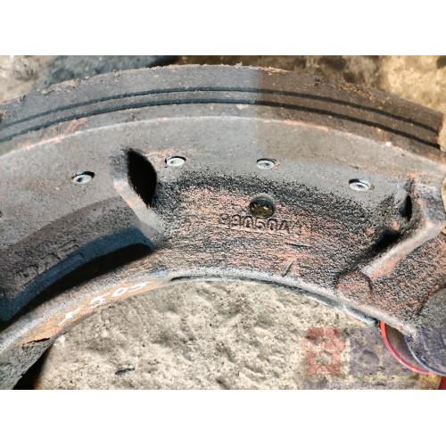 Колодка тормозная DAF 95 505586 передняя 15 см (бараб.торм.) (530)-4