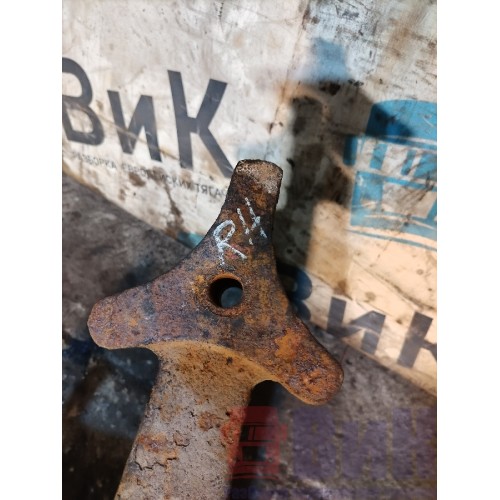 Кронштейн пневморессоры DAF 95 505586 задний RH ржавый (552)-3