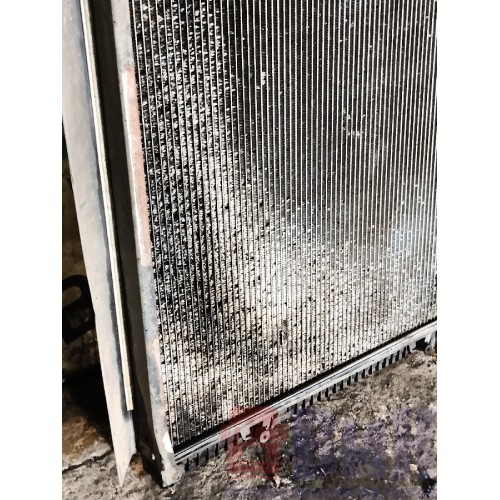 Радиатор основной Scania P340 DC12 058929 с деф. (838)-2