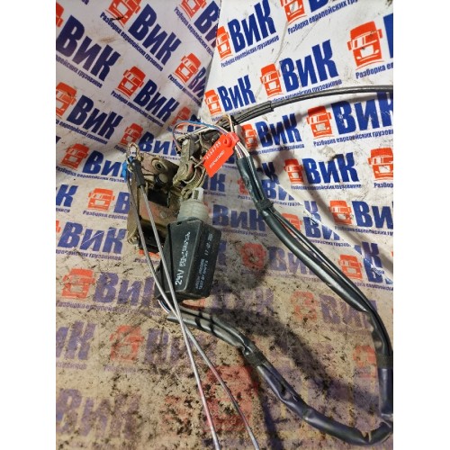 Замок двери MAN TGA 460698 ш.к. в сборе с доводчиком и тягами (799)-3