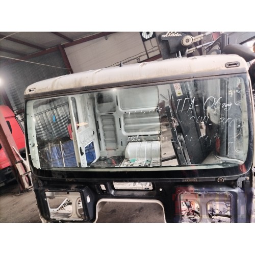 Часть кабины MAN TGA 460698 ш.к. (065)-6