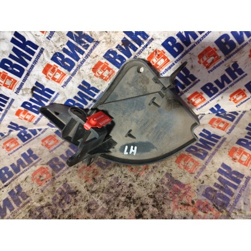 Кронштейн дефлектора кабины MAN TGA 460698 ш.к. LH (808)-4