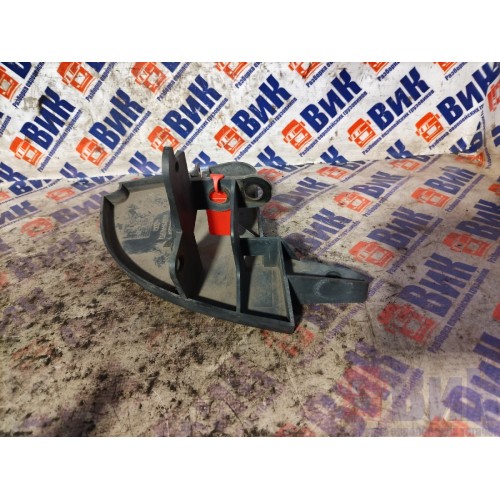 Кронштейн дефлектора кабины MAN TGA 460698 ш.к. RH (807)-1