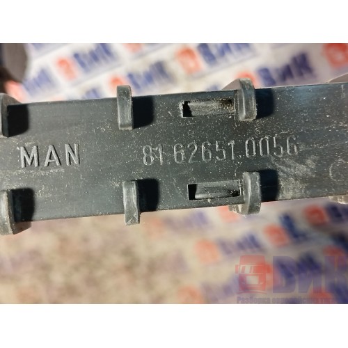 Направляющая стекла двери MAN TGA 460698 ш.к. RH (788)-4