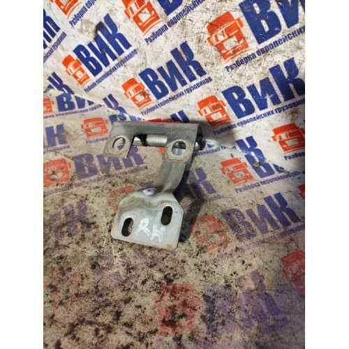 Петля инструментального ящика MAN TGA 460698 ш.к. RH (780)