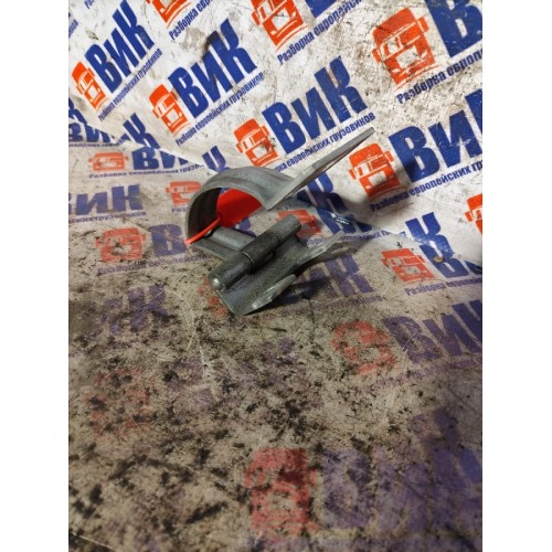 Петля инструментального ящика MAN TGA 460698 ш.к. RH (780)-3