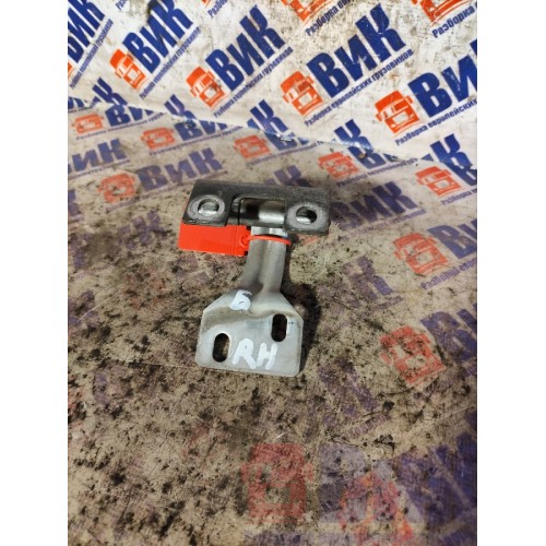 Петля инструментального ящика MAN TGA 460698 ш.к. RH (779)