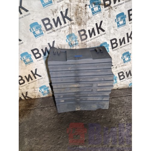 Крышка ящика АКБ Scania P340 058944 DC12 с деф. (057)