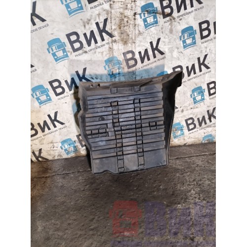 Крышка ящика АКБ Scania P340 058944 DC12 с деф. (057)-1