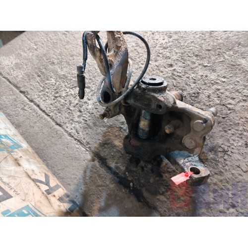 Цапфа (кулак поворотный) Scania P340 058944 DC12 RH (705)-1