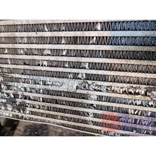 Интеркулер Iveco Stralis 380549 Cursor-10 BEHR с деф. (014)-8