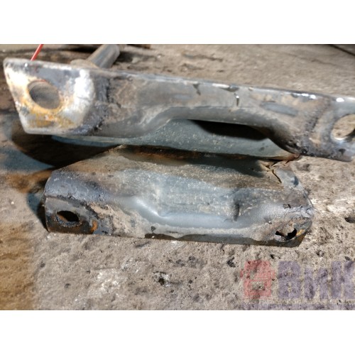 Кронштейн переднего крыла Iveco Stralis 380549 нижний LH деф. (653)-1