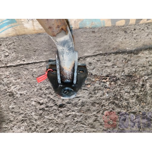 Кронштейн полукрыла (труба) Iveco Stralis 380549 RH деф. (642)-1