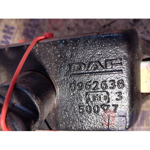 Крюк буксировочный DAF 105 015999 (523)-2