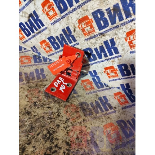 Петля инструментального ящика DAF 105 015999 LH (514)