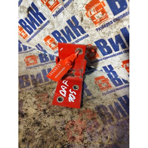 Петля инструментального ящика DAF 105 015999 LH (517)