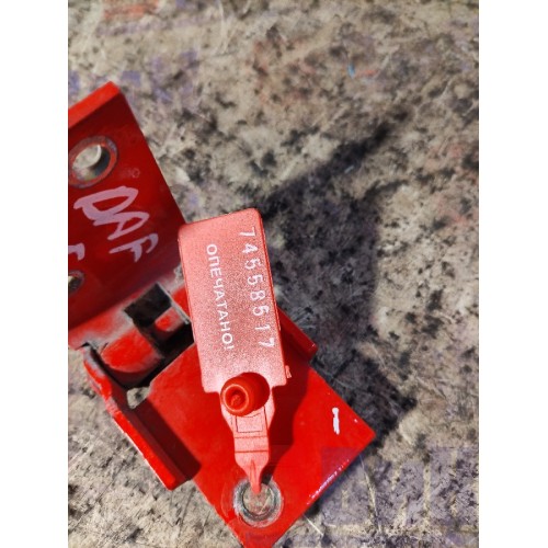 Петля инструментального ящика DAF 105 015999 LH (517)-1