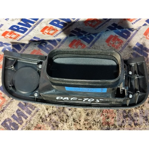 Дефлектор салона DAF 105 015999 RH (524)-1