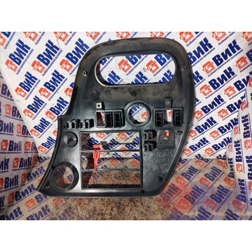 Накладка на торпедо (централ. часть) DAF 105 015999 (614)-1