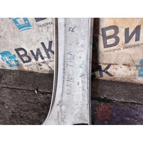 Накладка внешняя (наружняя) на лобовое стекло MAN TGA у.к. н.к. деф. RH (536)-7