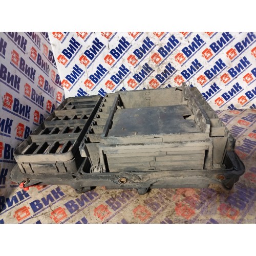 Рамка электроразъемов MAN TGA у.к. н.к. с крышкой (605)-1