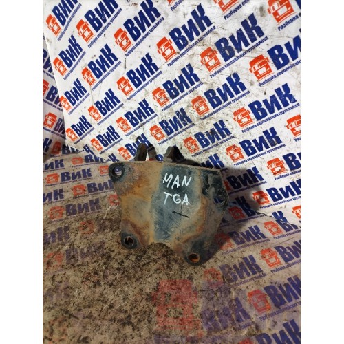 Кронштейн торсиона кабины MAN TGA у.к. н.к. RH (492)