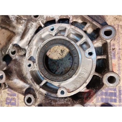 Крышка КПП Iveco Stralis 380549 ZF передняя с насосом (476)-2