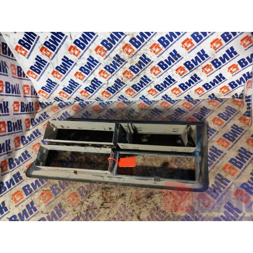 Накладка торпедо Iveco stralis 240542 (467)-1