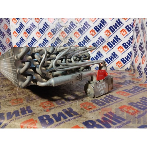 Испаритель кондиционера Iveco Stralis 240542 с клапаном (432)-5