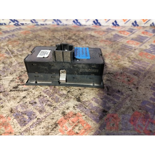 Блок включения света Scania Cr19 037773 LH (564)-1