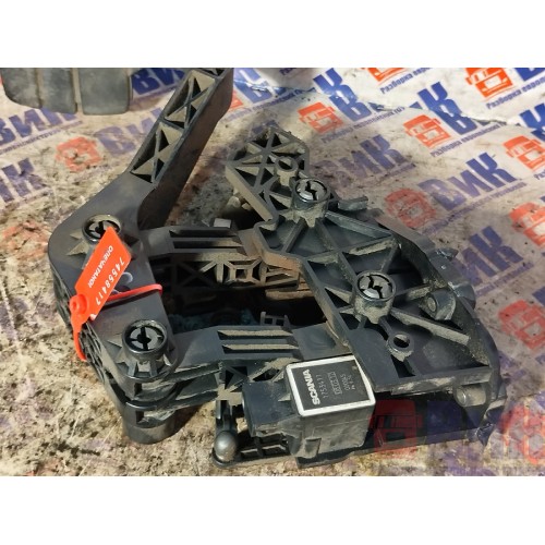 Педаль газа Scania Cr19 037773 в сборе с реостатом (417)-3