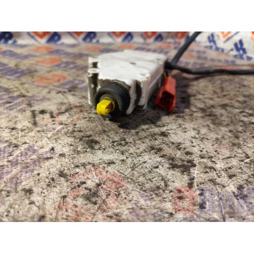 Доводчик замка двери Scania Cr19 037773 RH (361)-1