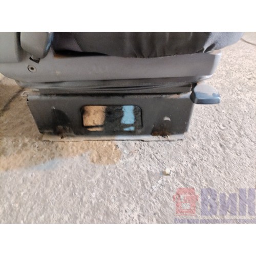 Сиденье водительское Scania Cr19 037773 пневмо (359)-3