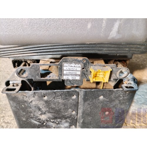 Сиденье водительское Scania Cr19 037773 пневмо (359)-10