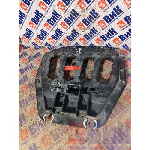 Кронштейн проводки кабины Scania Cr19 037773 деф. (341)