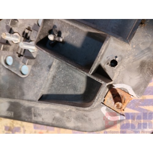 Кронштейн проводки кабины Scania Cr19 037773 деф. (341)-3