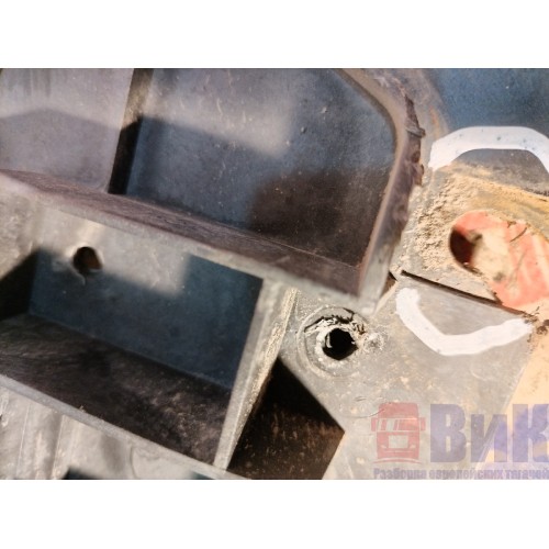 Кронштейн проводки кабины Scania Cr19 037773 деф. (341)-6