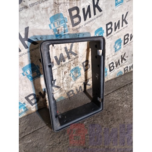 Рамка крышки инструментальной ящика Scania Cr19 037773 LH (344)-3