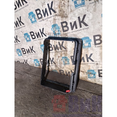 Рамка крышки инструментальной ящика Scania Cr19 037773 LH (344)-6