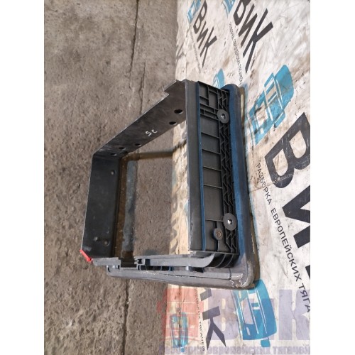 Рамка крышки инструментальной ящика Scania Cr19 037773 LH (344)-1