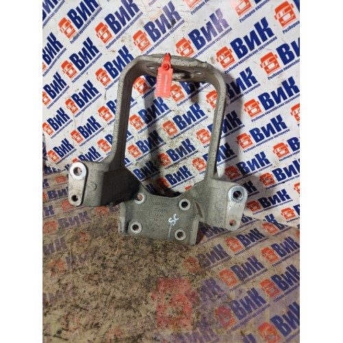 Кронштейн задней подушки кабины Scania Cr19 037773 (346)