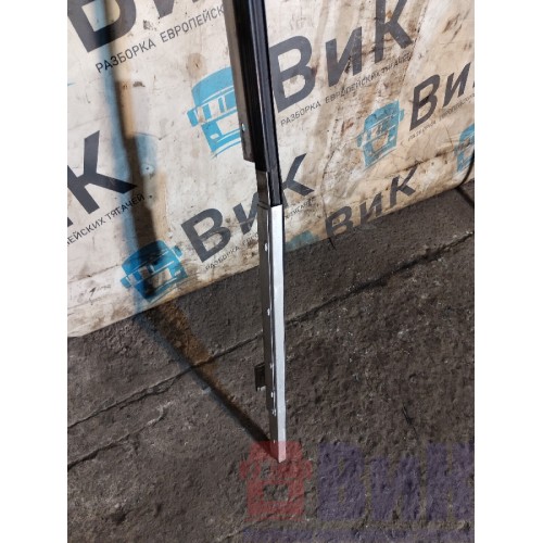 Рамка стекла двери Scania Cr19 037773 RH (321)-7