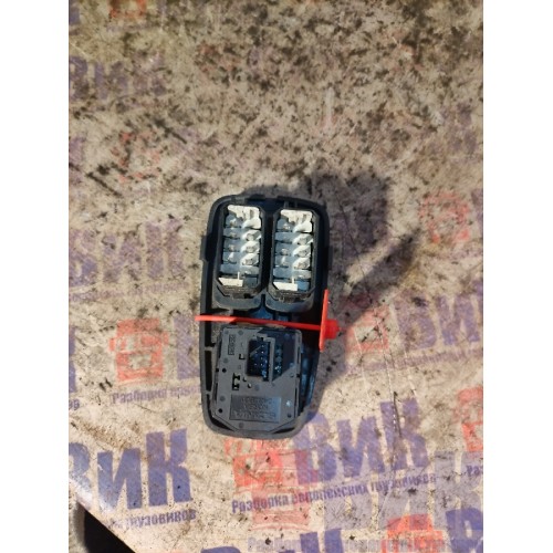 Блок комфорта Scania Cr19 037773 RH (297)-1