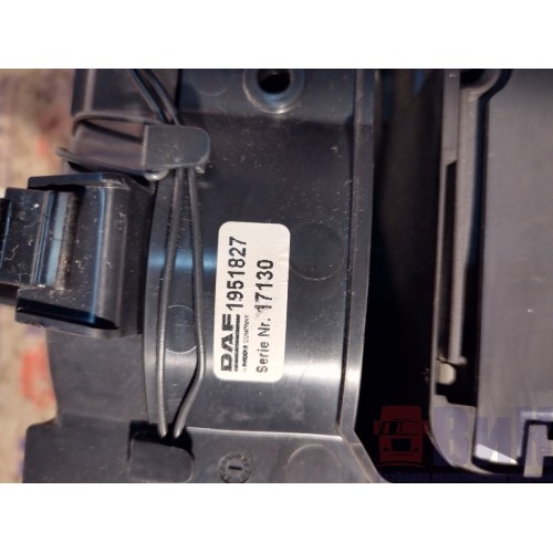 Пепельница DAF 106 049232 в сборе с подстаканниками (202)-6